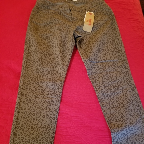 levi's leopard jeans